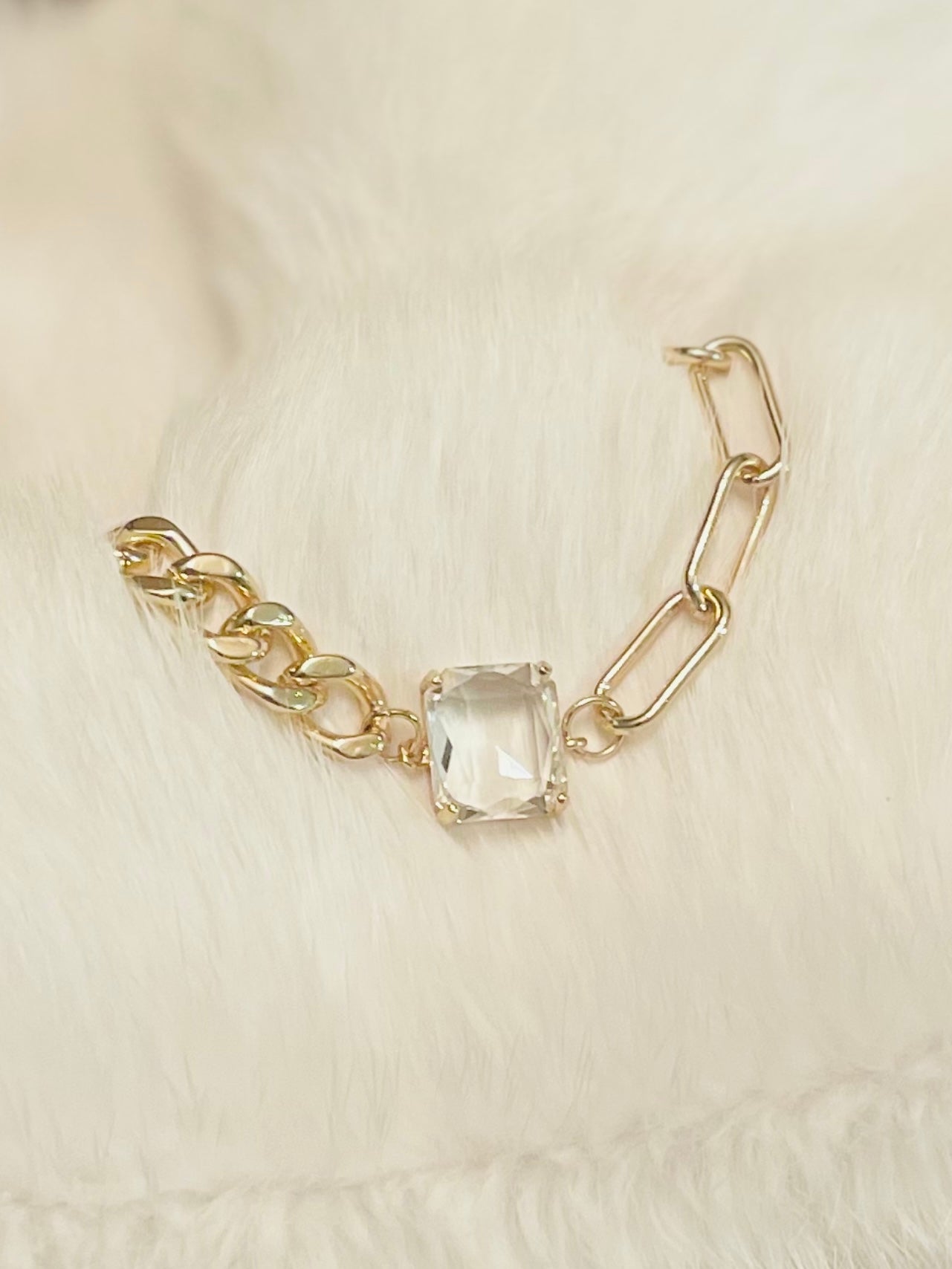 ROMANCE THE STONE BRACELET