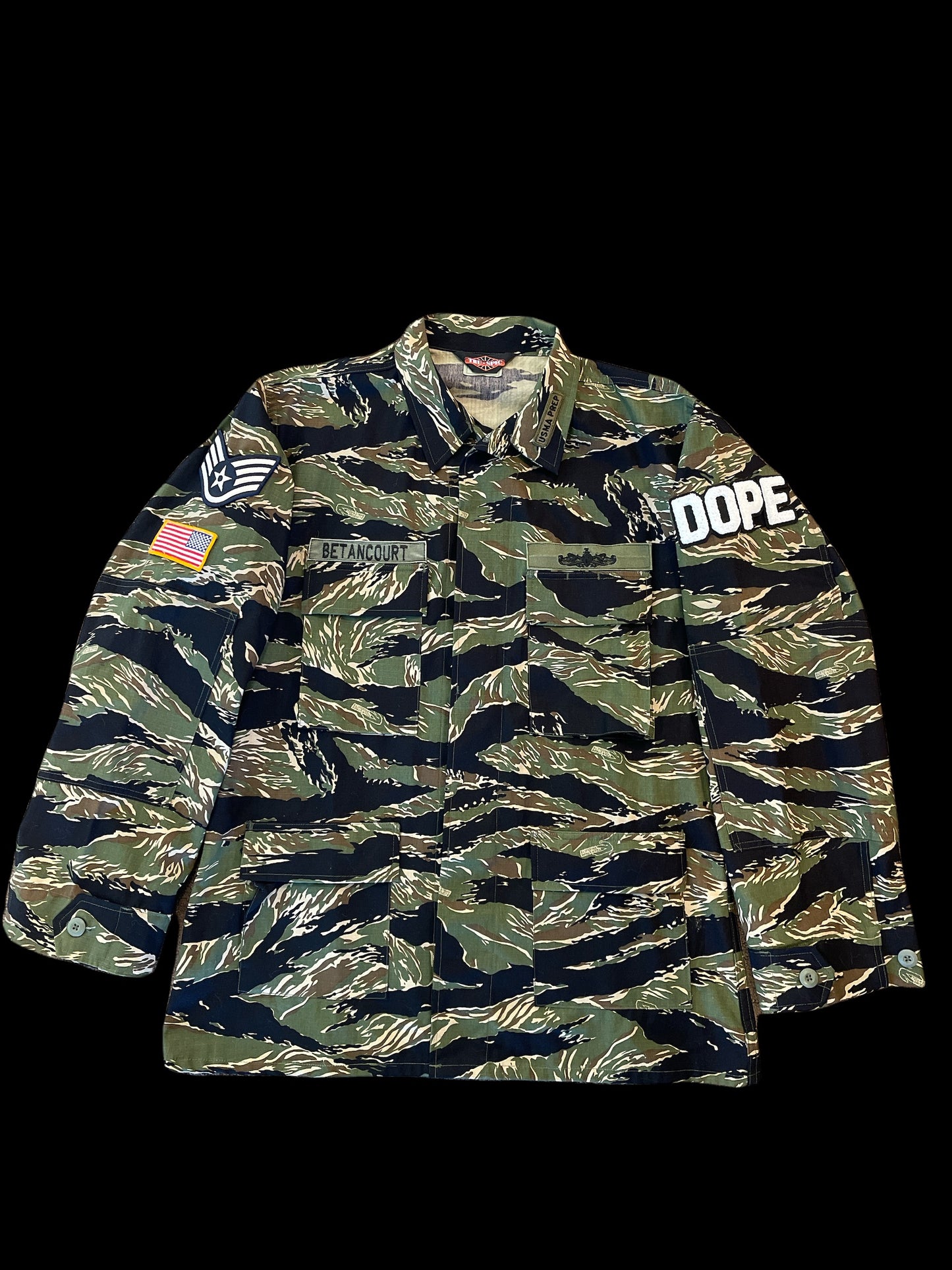 THE HAMMERED HUSTLE TIGER CAMO JACKET